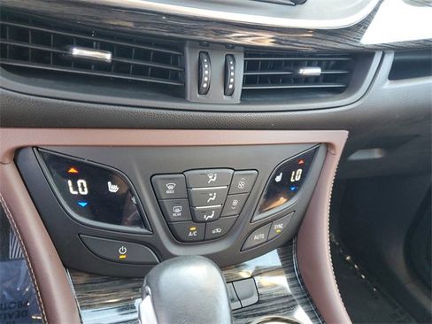 Used 2017 Buick Envision Essence image 21