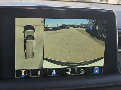 Used 2022 Chevrolet Suburban RST w/ Luxury Package image 8