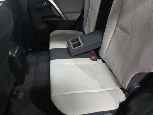 Used 2018 Toyota RAV4 XLE FWD image 35