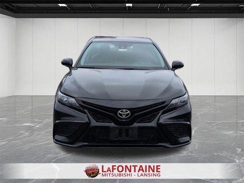 Used 2023 Toyota Camry SE image 8