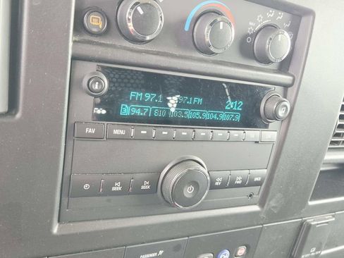 Used 2021 GMC Savana 2500 w/ Driver Convenience Package image 25