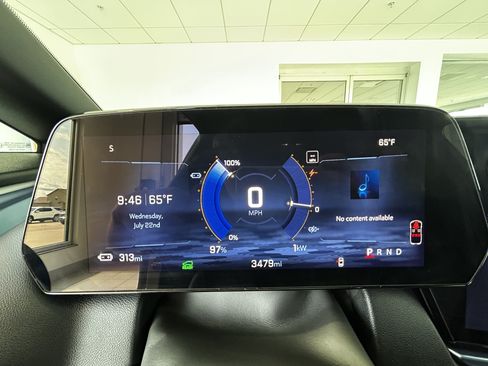 Used 2025 Chevrolet Equinox EV LT w/ Convenience Package FWD image 11
