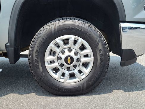 Used 2025 Chevrolet Silverado 2500 LT w/ Convenience Package AWD/4WD image 10