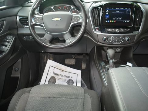 Used 2022 Chevrolet Traverse LT w/ LPO, Blackout Package AWD/4WD image 3