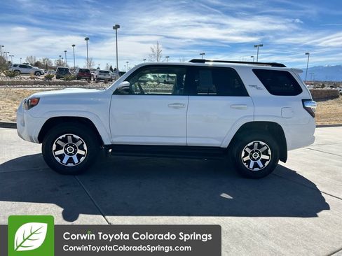 Used 2024 Toyota 4Runner TRD Off-Road Premium AWD/4WD image 4