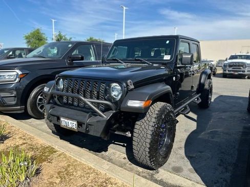 Used 2020 Jeep Gladiator Sport w/ Quick Order Package 24S image 3