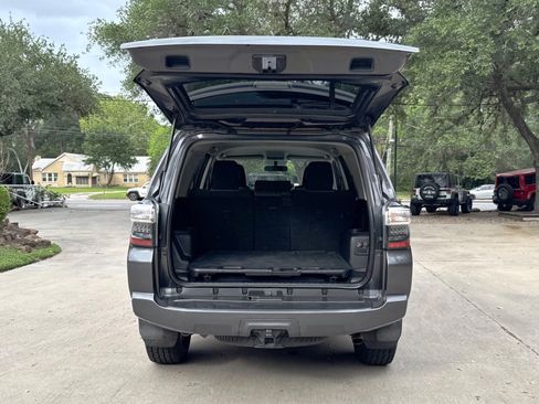 Used 2018 Toyota 4Runner SR5 image 12