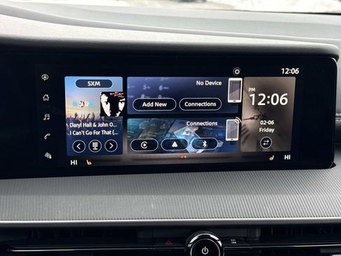 Certified 2025 Nissan Murano SV image 9