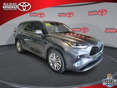 Used 2023 Toyota Highlander Platinum