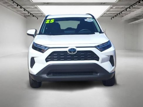 Used 2025 Toyota RAV4 XLE FWD image 8
