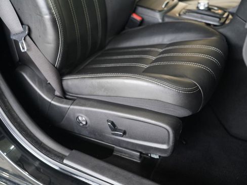 Used 2019 Chrysler 300 S AWD/4WD image 30