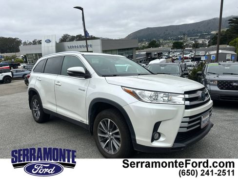 Used 2019 Toyota Highlander XLE AWD/4WD image 1