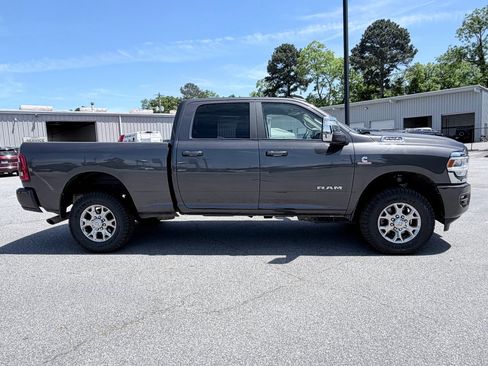 Used 2024 RAM 2500 Laramie AWD/4WD image 4