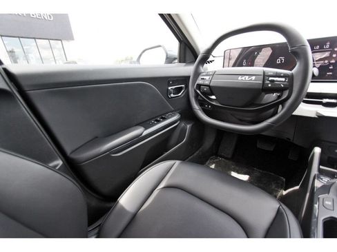 New 2026 Kia K4 EX FWD image 9
