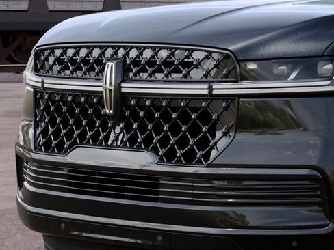 New 2027 Lincoln Navigator Reserve w/ Jet Appearance Package AWD/4WD image 17