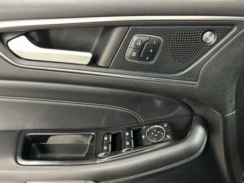 Used 2019 Ford Edge Titanium w/ Cold Weather Package AWD/4WD image 11