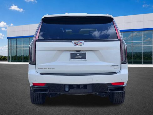 Used 2023 Cadillac Escalade ESV Sport w/ Heavy-Duty Trailer Package AWD/4WD image 8