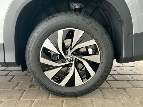 New 2025 Volkswagen Tiguan S image 44