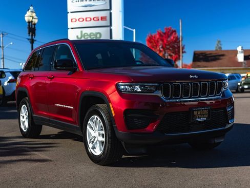 New 2025 Jeep Grand Cherokee 4WD image 6