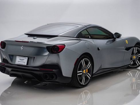 Used 2019 Ferrari Portofino RWD image 9