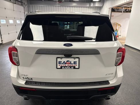 Used 2024 Ford Explorer XLT w/ Equipment Group 202A AWD/4WD image 9