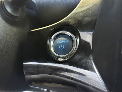 Certified 2021 Toyota Prius L Eco image 29