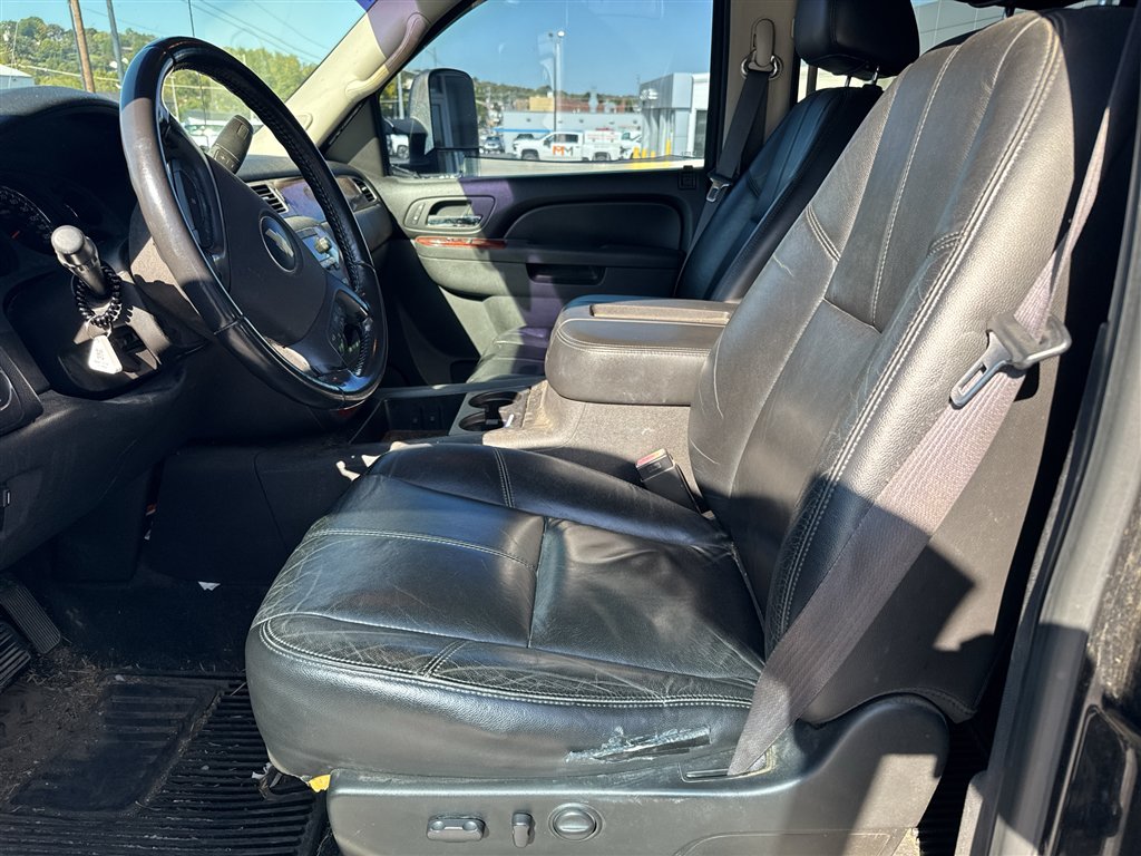 Used 2010 Chevrolet Silverado 3500 LTZ AWD/4WD image 7