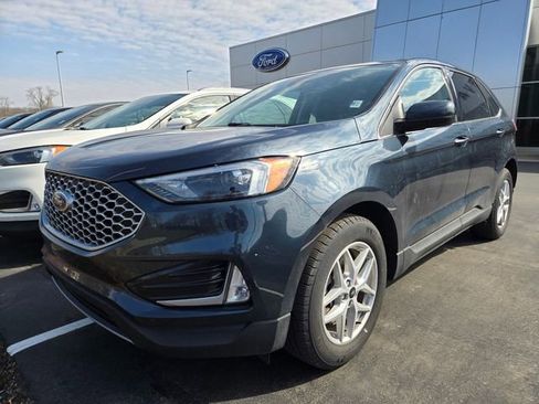 Used 2024 Ford Edge SEL w/ Convenience Package image 3