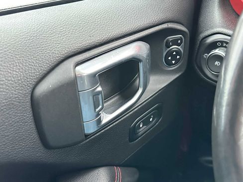 Used 2021 Jeep Wrangler Unlimited Rubicon image 39