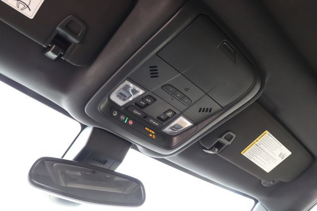 Used 2024 Chevrolet Equinox Premier AWD/4WD image 42