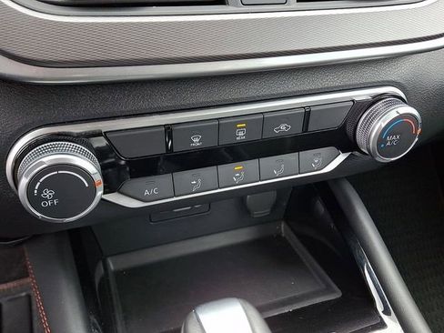 Certified 2025 Nissan Altima 2.5 SR image 18