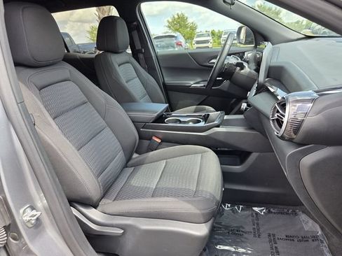 Used 2025 Chevrolet Equinox LT FWD image 17