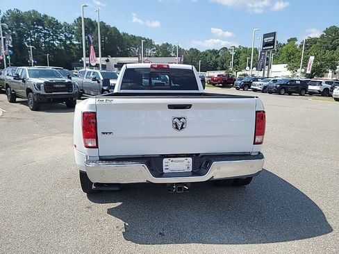 Used 2018 RAM 3500 SLT w/ Luxury Group RWD image 6
