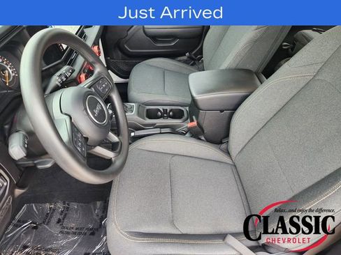 Used 2025 Jeep Wrangler Sport AWD/4WD image 6