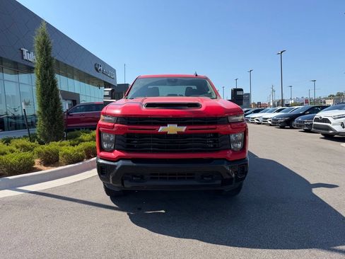 Used 2025 Chevrolet Silverado 2500 Custom w/ Custom Value Package AWD/4WD image 3