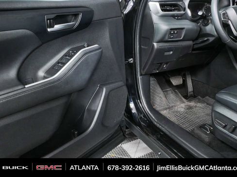 Used 2024 Toyota Highlander XSE FWD image 7
