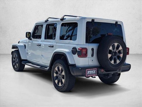 Used 2018 Jeep Wrangler Unlimited Sahara AWD/4WD image 7