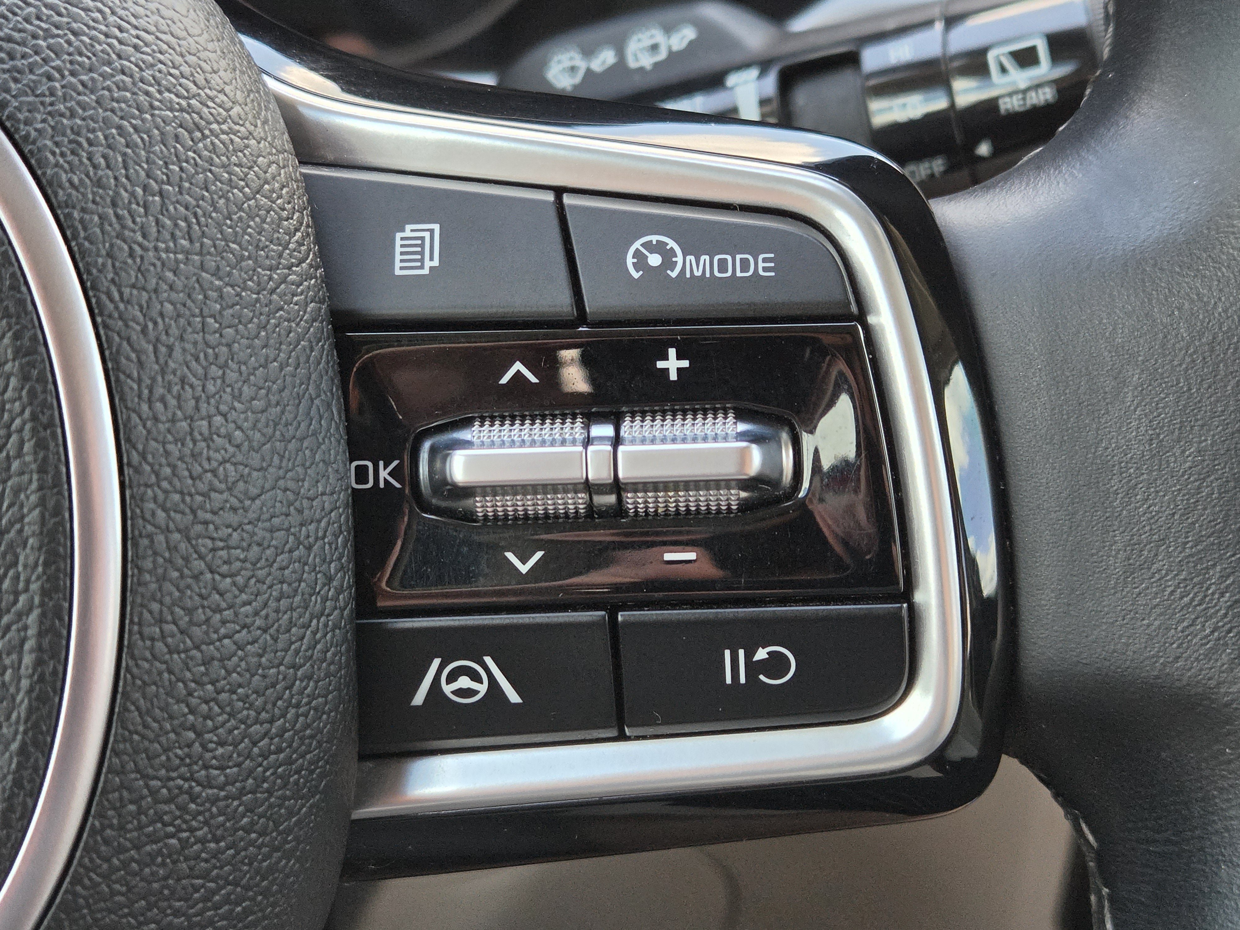 Used 2023 Kia Sorento S w/ Panoramic Sunroof Package FWD image 24