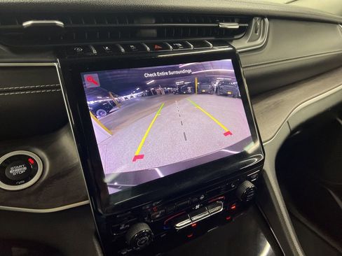 Used 2022 Jeep Grand Cherokee L Limited image 21