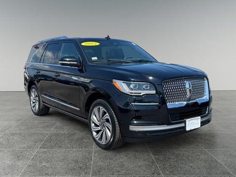 Used 2023 Lincoln Navigator Reserve AWD/4WD image 7