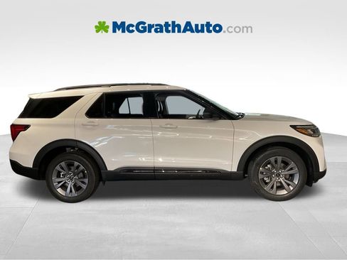 New 2026 Ford Explorer Active w/ Active Comfort Package image 2