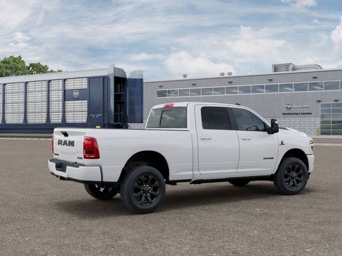 New 2026 RAM 2500 Laramie AWD/4WD image 4