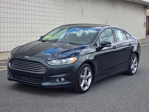Used 2014 Ford Fusion SE w/ Equipment Group 201A FWD image 2