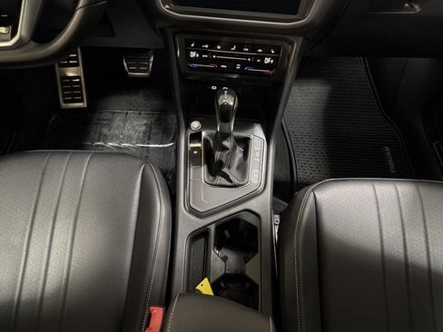Certified 2024 Volkswagen Tiguan SE R-Line FWD image 29