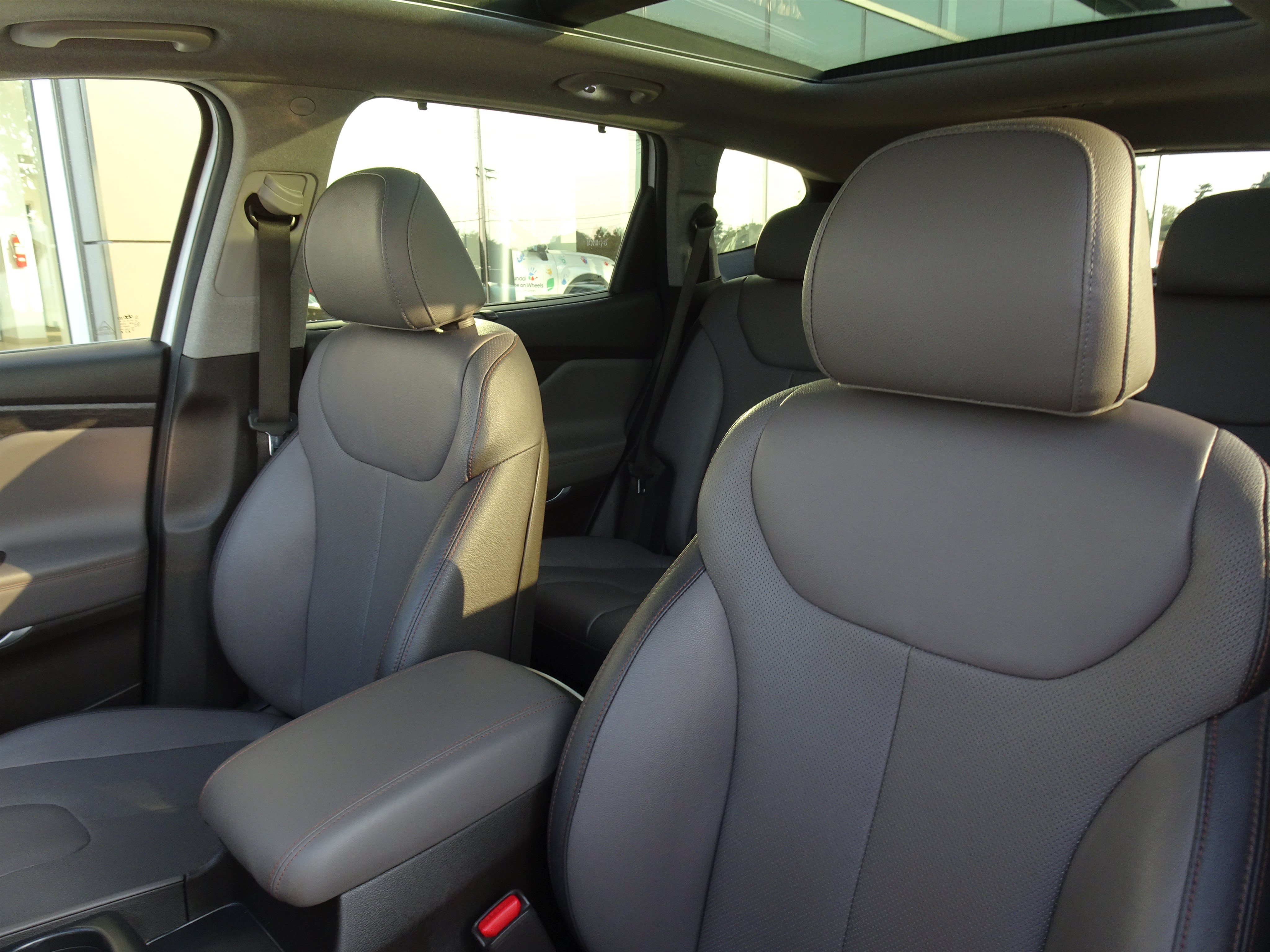Used 2019 Hyundai Santa Fe Limited FWD image 10
