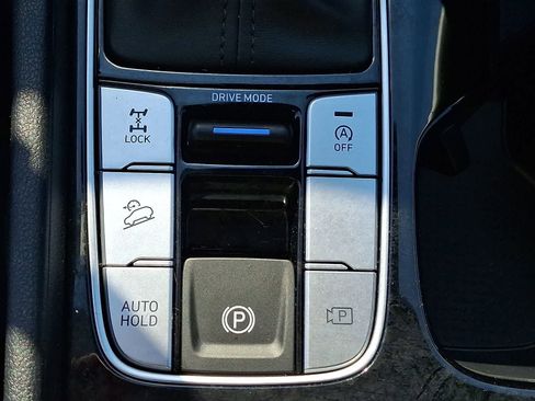 Used 2025 Hyundai Tucson SE AWD/4WD image 25