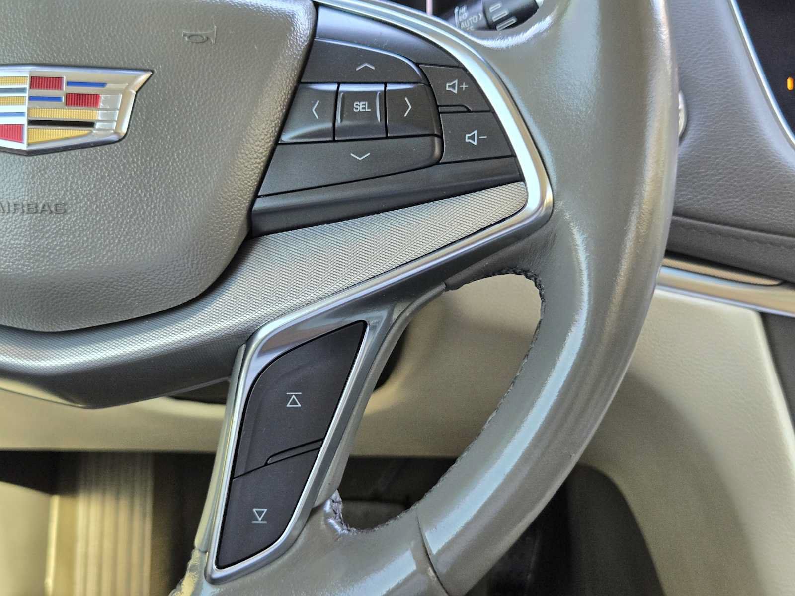 Used 2020 Cadillac XT5 Premium Luxury AWD/4WD image 29