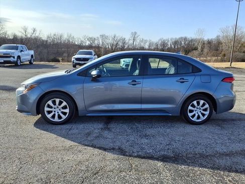 Used 2025 Toyota Corolla LE image 32