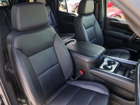 Used 2025 Chevrolet Tahoe Z71 AWD/4WD image 34