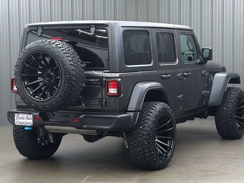 Used 2024 Jeep Wrangler Unlimited w/ Convenience Group AWD/4WD image 5